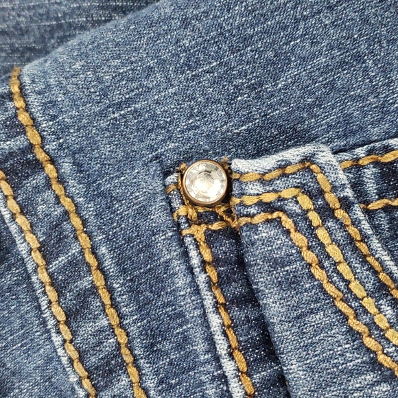 LEI -Ashley' low-rise Bootcut stretchy jeans - Picture 7 of 11